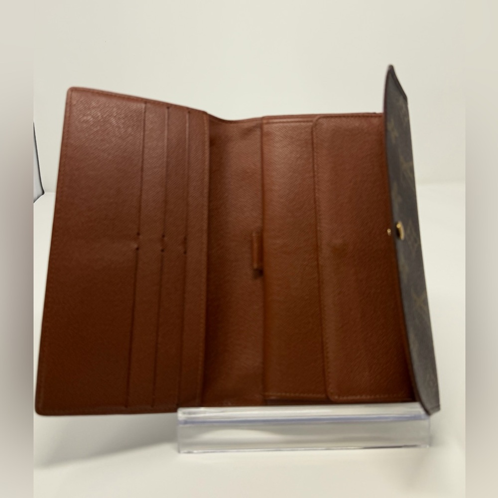 Louis Vuitton Brown Monogram Sarah Wallet - Picture 3 of 10